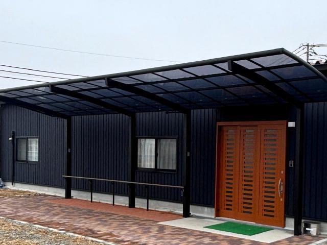 【児童指導員】児童発達支援/年間休日125日以上/完全週休2日制◎/広い敷地を生かした屋外活動＆体験重視の療育支援♪/月給20.5万円～/正社員/資格必須