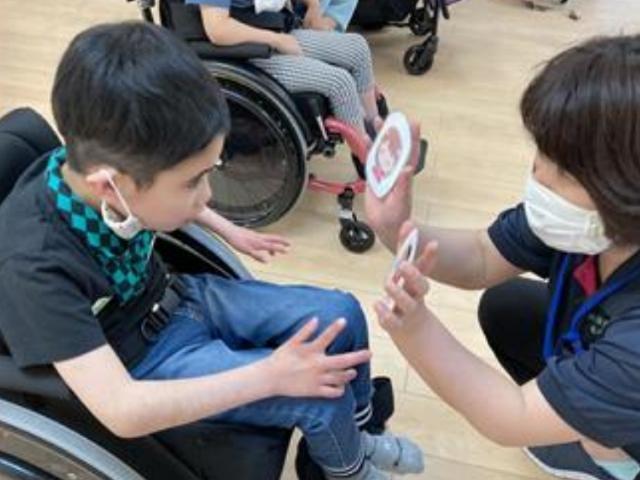 【理学療法士】重症心身障害児施設/週休2日制/月9日休み◎/心ゆたかな育ちと笑顔をサポート/運動や楽しい活動の中でニガテを「好き」に変えていく♪/月給21.5万円～/正社員/資格必須の写真5枚目