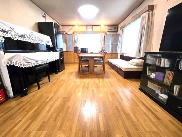 【児童指導員】月給18.5万円～/放課後等デイサービス/年間休日114日/完全週休2日制/多様性をリスペクトし個性を認め合う療育/ガソリン代補助/正社員/資格必須の写真1枚目