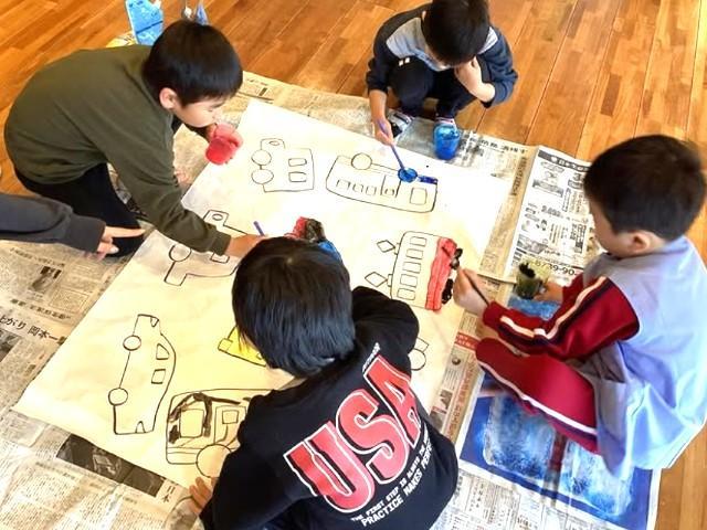 【児童指導員】月給18万円～/多機能型施設/年休114日/残業ほぼなし/未経験可/充実した研修制度でスキルアップも◎/モットーは、「明日はもっといい日に」♪/正社員/資格必須/