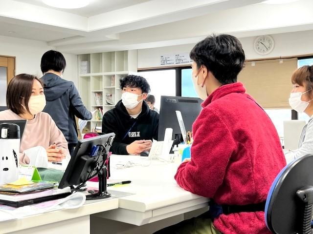 【保育士】月給20.9万円～/放課後等デイサービス/日祝休み/研修充実でさらに成長◎/「あおぞらに虹がかかるような」将来への自立支援を♪/正社員/資格必須/の写真1枚目