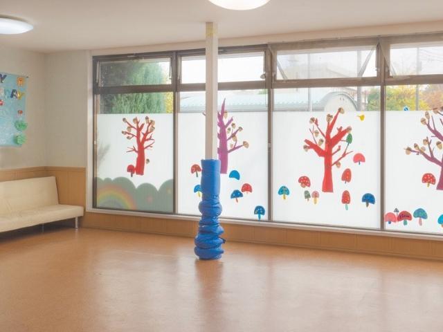 急募【児童指導員】放課後等デイサービス/年間休日120日以上/ブランク可/月給25万円～/東京・千葉で多数の保育園を運営する法人◎/一人ひとりのペースに寄り添う支援を♪/正社員/資格必須