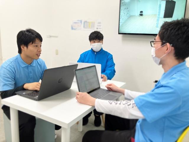 【児童指導員】多機能型施設/年休115日/送迎なし/経験5年以上の方を募集！/月給25.8万円～/研修充実でキャリアアップも叶う♪/運動型の認知機能トレーニングジム/正社員/資格必須の写真1枚目