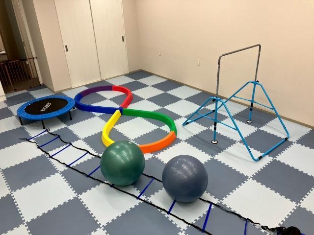 急募【児童指導員】月給23万円～/完全週休2日制/日曜休み◎/未経験・ブランク可/子どもたちの「Alohaの心」をはぐくみ、笑顔の未来へ伴走しませんか？/多機能型施設/正社員/資格必須