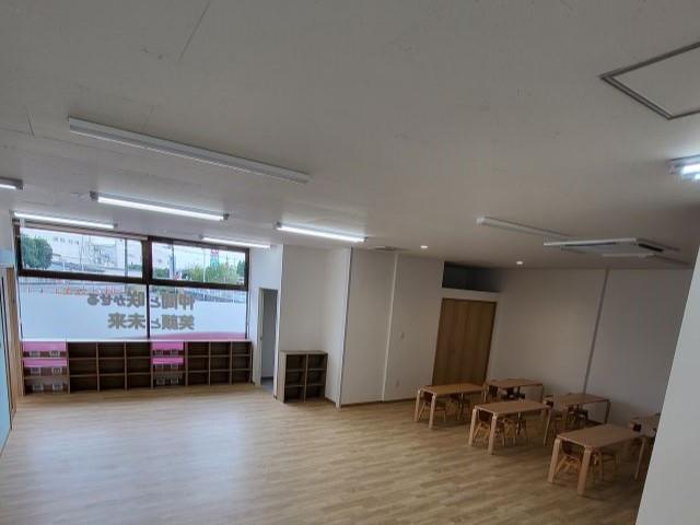 【児童指導員】月給21.1万円～/未経験・新卒可/残業ほぼなし/人員にゆとり◎子どもと全力で向き合える♪/多機能型施設/正社員/資格必須の写真1枚目
