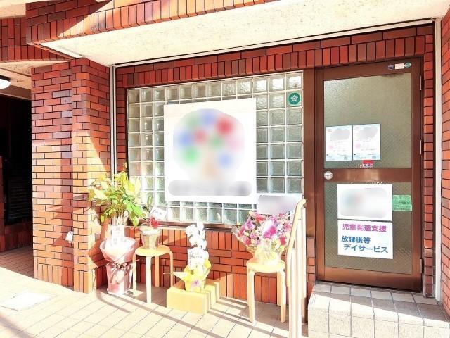 【児童指導員】月給22.2万円～/土日休み/残業ほぼなし/「第二のおうち」のようなあたたかい職場♪/研修・資格取得支援でしっかり学べる◎/多機能型施設/正社員/資格必須の写真2枚目