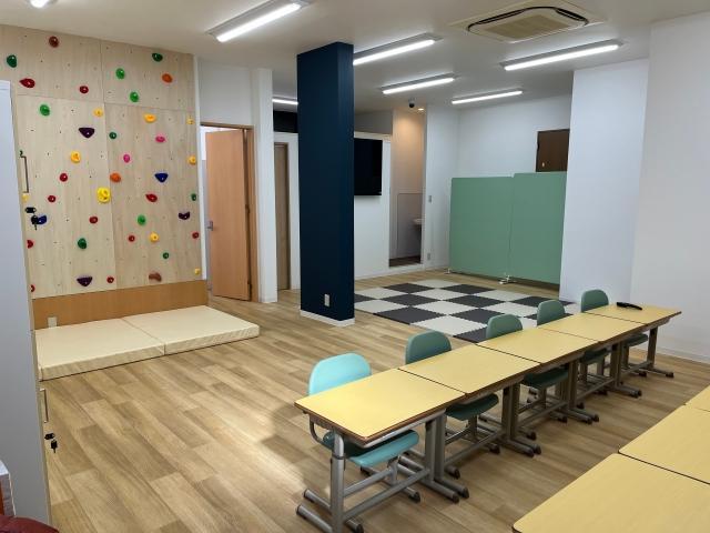 急募【児童指導員】月給26.6万円～/年休123日/希望休OK◎/未経験可/全国展開中の大手FCで豊富なノウハウが学べる！/個別対応で自発的な活動を支援♪/多機能型施設/正社員/資格必須