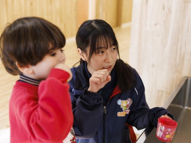 急募【管理者兼児発管】月給30.2万円～/日曜休み◎/産休・育休取得実績あり/研修＆OJT充実！/大学や専門家との療育＆4つの柱による支援が特徴/重症心身障害児施設/正社員/資格必須