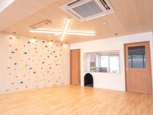急募【作業療法士】時給1,450円/週3日～勤務OK！/未経験可/産・育休取得実績あり◎/「見守る・楽しむ・考える」の3つで自主的な成長を♪/多機能型施設/パート・アルバイト/資格必須