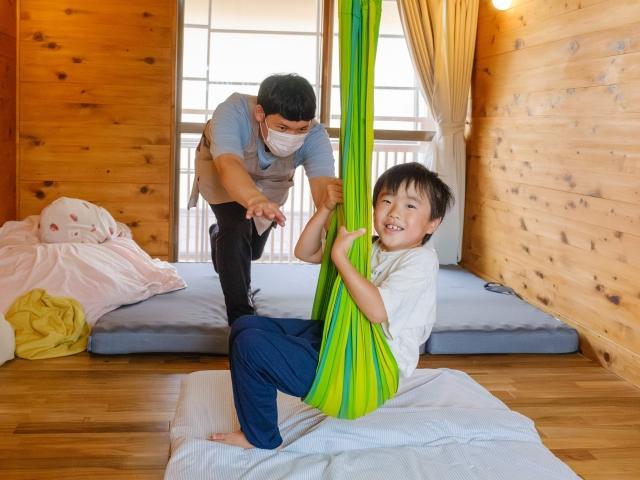 急募【臨床心理士/公認心理師】月給24万円～/年休120日/日祝休み/送迎なし◎/実践的療育を取り入れた地域交流型施設で生きる力を育む♪/放課後等デイサービス/正社員/資格必須の写真1枚目