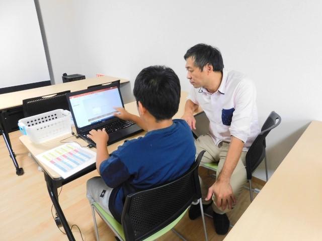 【児童指導員】資格必須/正社員☆小学校高学年～高校生までの就労準備型放課後等デイサービス◎子ども達のがんばりを未来に繋げよう！の写真1枚目