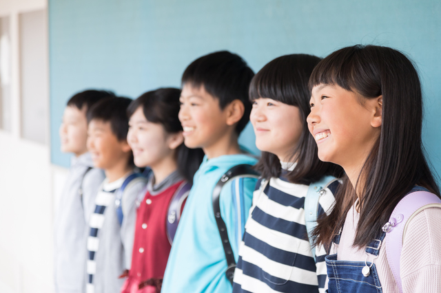 【児童指導員】心理学科卒業の方歓迎!/資格必須/放課後等デイサービス/正社員/賞与あり/マイカー通勤可◎/日祝休み・希望休も柔軟に対応します♪