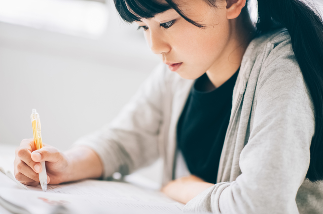 【作業療法士】放課後等デイサービス/年休110日以上/平日は13時始業♪/100人いれば100通り!多様性を追求したカスタムメイドの支援◎/月給24万円~/正社員/資格必須